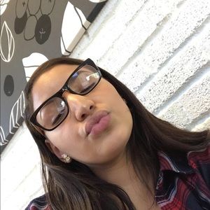 Meet your Posher, Melissa